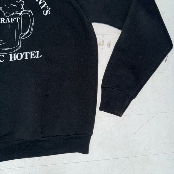 Vintage Fruit of the Loom Black Crewneck with Graphic Print 90s Made In USA - Picture 4 of 6